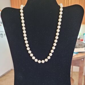 Elegant Cream Faux Pearl Necklace